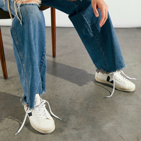 VEJA Campo Sneakers - Extra White/Black - Size 8 - Picture 2 of 8